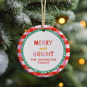 Adorno De Cerámica Feliz y brillante Personalizado Holiday Red & Pink