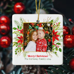 Adorno De Cerámica Festividad Navidades de la Poinsettia Roja Foto de<br><div class="desc">Una hermosa poinsettia roja floral con hojas y cuadrados dorados rodea tu linda foto familiar sobre Feliz Navidad. Niños luminosos y alegres fotografían regalo adorno de vacaciones con flores de bonito y hojas alrededor de la foto cuadrada.</div>