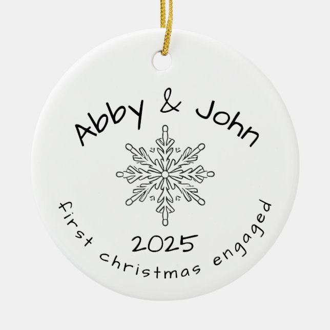Adorno De Cerámica First Christmas Engaged Ornament Minimalist  (Frente)