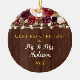 Adorno De Cerámica First Christmas Married Rustic Burgundy and Wood