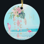 Adorno De Cerámica Flamingo Jewel Beach Floral Bonito<br><div class="desc">Un ramo de flores encima de joyas de bonito con estrellas brillantes en un entorno costero icónico. Hay dos emblemáticos flamencos rosados, uno de ellos con un collar de joyas. Todo está balanceado sobre un fondo oceánico que ilumina el diseño de la bonito. Un regalo perfecto para los amantes del...</div>