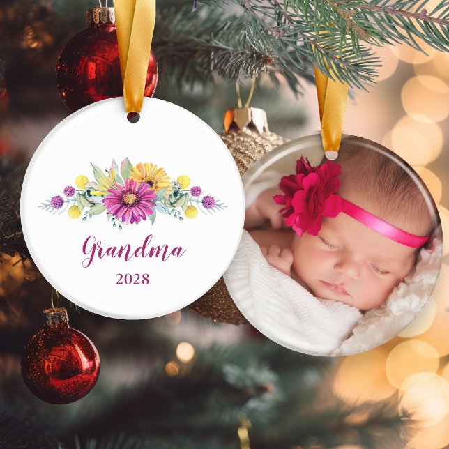 Adorno De Cerámica Floral de margarita amarilla rosa Nueva foto de la (Pink Yellow Daisy Floral New Grandma Photo Ceramic Ceramic Ornament)