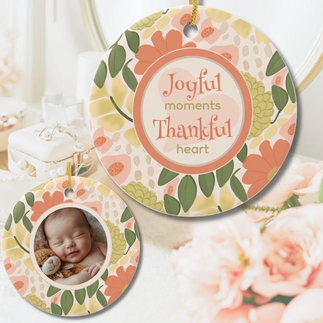 Adorno De Cerámica Floral Photo Keepsake Ornament - Joyful Moments  (Joyful Moments Thankful Heart – Personalized Floral Keepsake Ornament)