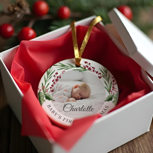 Adorno De Cerámica Foliage de la Cranberry Roja - Primera foto navide (Red Cranberry Foliage Baby's First Christmas Photo Ceramic Ornament)