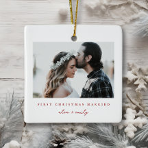 Foto minimalista de la primera Navidad casados