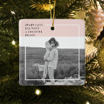 Adorno De Cerámica Foto moderna Pastel de regalo de la familia rosa<br><div class="desc">Foto moderna Pastel de regalo de la familia rosa</div>