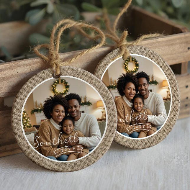 Adorno De Cerámica Foto personalizada mínima de Burlap de Rustic Farm (Minimal Rustic Farmhouse Burlap Personalized Photo Ceramic Ornament)