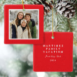 Adorno De Cerámica Fotografía de Navidades simples con marco de espec<br><div class="desc">Inspirado por una taza al aire libre en el campamento, este adorno fotográfico con marco de piel roja muestra una foto en la parte delantera y una habitación para texto personalizado en la parte posterior coincidente. Este sencillo diseño de adorno navideño es perfecto para familias de fuera y para recordar...</div>