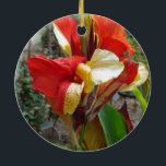 Adorno De Cerámica Fotografía floral de flor roja natural<br><div class="desc">Fotografía floral de flor roja natural</div>