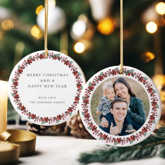 Adorno De Cerámica Fotos botánicas de Merry Christmas Holly (Merry Christmas Holly Botanical Photo Ceramic Ornament)
