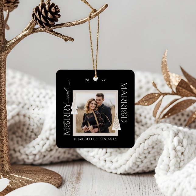 Adorno De Cerámica Fotos casadas y merry Elegantes árboles navideños (Merry & Married Photo Elegant Christmas Trees Ceramic Ornament)