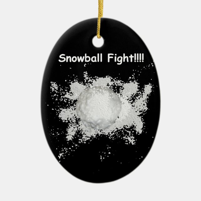 Adorno De Cerámica Funny Snowball Fight Christmas Ornament (Frente)