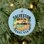 Adorno De Cerámica Galveston Beach Retro Vignette<br><div class="desc">Encantador ornamento de vacaciones redondo con una viñeta de estilo retro de la playa de Galveston,  TX frente al mar. Añadir un mensaje especial propio en la parte posterior. Disponible en una variedad de ropa y accesorios.</div>