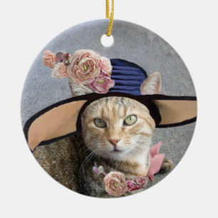 ADORNO DE CERÁMICA GATO ELEGANTE CON GRAN SOMBRERO DE DIVA, ROSAS ROS