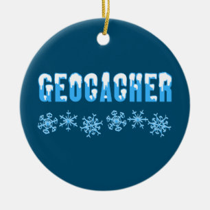 Adorno De Cerámica Geocacher con cubierta de nieve