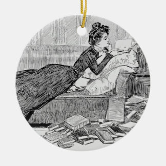 Adorno De Cerámica Gibson Chica Reading