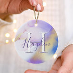 Adorno De Cerámica Glam Lilac Gold Resumen Paint Elegante Monograma<br><div class="desc">Personaliza fácilmente este estilo glamoroso de pintura de acuarela lila abstracta y el fondo falso de pulverización dorada con tus detalles personalizados.</div>