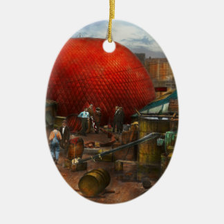 Adorno De Cerámica Globo - Llenando globo en Wanamaker's  - 1911