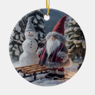 Adorno De Cerámica Gnomo lindo con ropa de Santa con un trineo