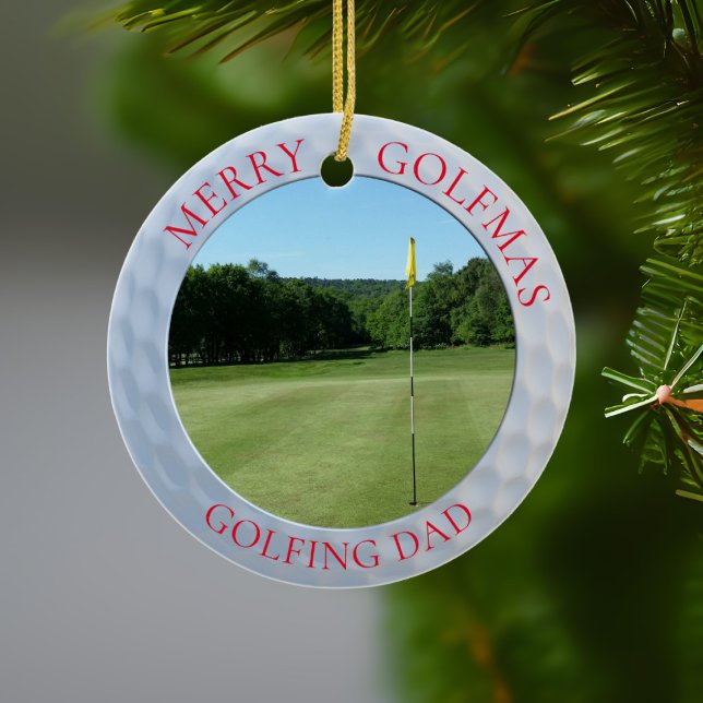 Adorno De Cerámica Golf Ball Dimples Merry Golfmas Nombre Golfer Foto (Merry Golfmas Golfing Dad ornament! Just upload your favorite fairway!)