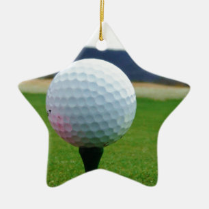 Adorno De Cerámica Golf Ball en un campo de golf de montaña