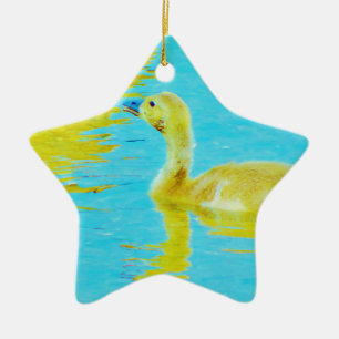 Adorno De Cerámica Goma bebé amarillo con agua azul clara