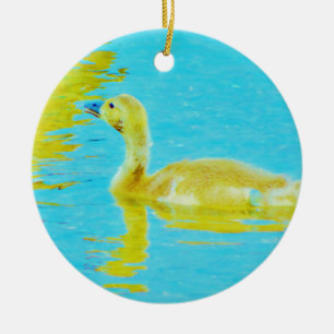 Adorno De Cerámica Goma bebé amarillo con agua azul clara