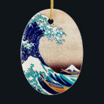Adorno De Cerámica Gran onda de la impresión de Woodblock del japonés<br><div class="desc">Katsushika Hokusai la gran onda de Kanagawa (1830) La gran onda de Kanagawa, también conocido pues la gran onda o simplemente la onda, es una impresión del ukiyo-e de artista japonés Hokusai, publicado alguna vez entre 1830 y 1833 a finales del período de Edo pues la primera impresión en la...</div>