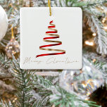 Adorno De Cerámica Guión de foto del árbol rojo dorado Feliz Navidad<br><div class="desc">La Feliz Navidad con un guión de oro rojo está en un elegante estilo manuscrito y encima hay un ilustracion artístico de un simple árbol navideño tipo cinta. Reemplace la foto de muestra por la suya.</div>