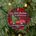 Adorno De Cerámica Guión de pincel colocado primer Camión nuevo de Na<br><div class="desc">Guión de pincel moderno Nuestra primera Navidad en nuestro nuevo ornamento residencial incluye Watercolor Vintage Camión Rojo con Árbol de Navidad. Tapado de búfalo rojo.</div>