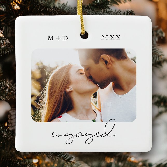 Adorno De Cerámica Guión moderno Elegante Compromiso Foto Keepsake (Subido por el creador)