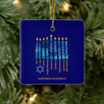 Adorno De Cerámica HANUKKAH Fruta del Espíritu<br><div class="desc">Elegante Hanukkah Fruta del ornamento cerámico del Espíritu con TEXTO del PERSONALIZABLE, especialmente diseñada con las velas de Hanukkah y el fruto de nueve veces el Espíritu de la fe cristiana: amor, alegría, paz, sufrimiento, bondad, bondad, fidelidad, autocontrol. En la esquina inferior izquierda hay una simple Estrella de David. Personaliza...</div>