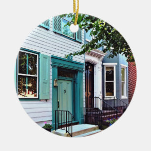 Adorno De Cerámica Harrisburg PA - Edificio con puerta verde