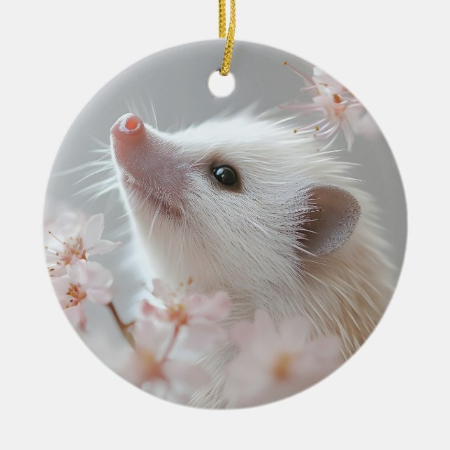 Adorno De Cerámica Hedgehog Adorable Entre Flores De Primavera (Frente)