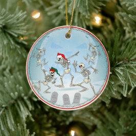 Adorno De Cerámica Huesos navidades en un patio de nieve iluminado po