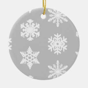 Adorno De Cerámica Ikat Snowflakes - gris plateado y blanco