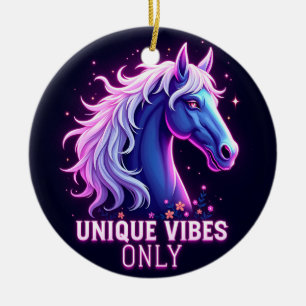 Adorno De Cerámica Ilustración de caballo neon vibrante con texto úni