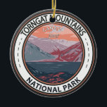 Adorno De Cerámica Insignia de Canadá del Parque Nacional de las Mont<br><div class="desc">Diseño artístico vectorial del Parque Nacional de las Montañas Torngat. En el parque se pueden ver osos polares y caribúes vagando entre algunas de las rocas más antiguas de la Tierra.</div>