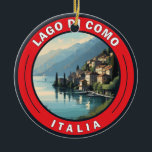 Adorno De Cerámica Insignia italiana Lago di Como<br><div class="desc">Diseño artístico vectorial del lago Como. El lago de Como,  en la región lombarda del norte de Italia,  es una zona turística de gama alta conocida por su espectacular paisaje,  situado a los pies de los Alpes.</div>