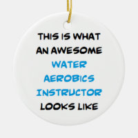 instructor de aeróbic acuático, impresionante