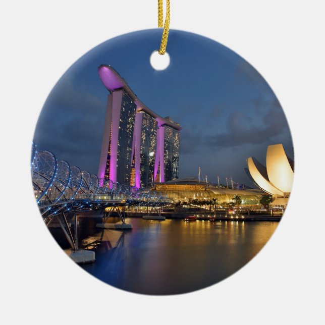 Adorno De Cerámica La bahía del puerto deportivo enarena el hotel de (Frente)