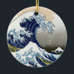 Adorno De Cerámica La gran ola de Kanagawa<br><div class="desc">El arte japonés vintage La gran ola de Kanagawa o la ola.. impresionante obra de arte al estilo ukiyo-e del gran maestro Katsushika Hokusai.. arte vintage sobre productos modernos de Zazilicious</div>
