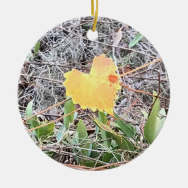 Adorno De Cerámica La hoja grande del corazón con el punto rojo