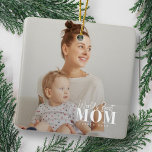 Adorno De Cerámica La mejor madre del mundo desde la moderna foto de<br><div class="desc">Este diseño sencillo y moderno se compone de una tipografía sans serif y juguetona cursiva y agrega una foto personalizado.</div>
