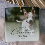 Adorno De Cerámica La primera foto de perro de Navidad de Delicate Pu<br><div class="desc">Este delicado adorno de cerámica de perro de Navidad es el perfecto y moderno adorno de árbol de Navidad. El romántico diseño minimalista presenta una bonita y elegante tipografía negra con un aspecto limpio y sencillo. Este adorno de sake dice "primera Navidad". Personaliza tu adorno de doble cara con una...</div>