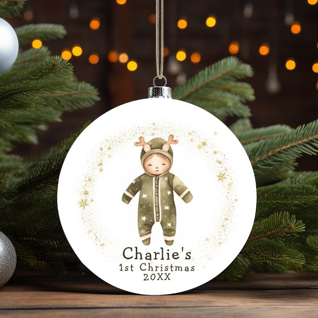 Adorno De Cerámica La primera Navidad del bebé vestido de reno (Baby ReindeerJumpsuit Baby's First Christmas Ceramic Ornament)
