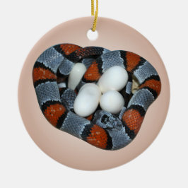 Adorno De Cerámica La serpiente de las bandas grises