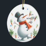 Adorno De Cerámica La vida llena de Snowman Carrot<br><div class="desc">Descubra un original adorno que es perfecto para colgarse en un árbol de Navidad, mostrando a un alegre muñeco de nieve bailando en un jardín de nieve lleno de zanahorias. La verdadera alegría de un muñeco de nieve. Personalice este encantador diseño de muñecos de nieve cambiando el mensaje a su...</div>