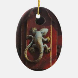 Adorno De Cerámica lagarto gris de madera desgastada
