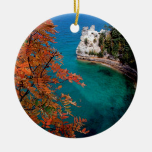 Adorno De Cerámica Las rocas representadas lago apuntalan Michigan